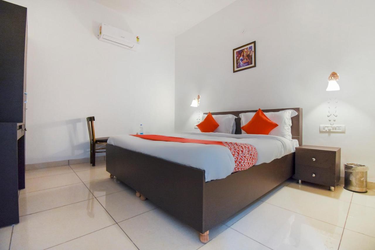 Oyo 75460 Sky High Residency Hotell Ludhiana Eksteriør bilde