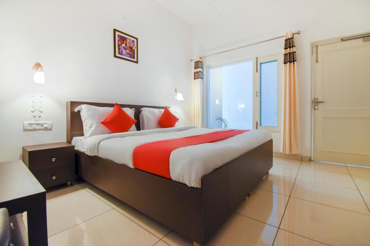 Oyo 75460 Sky High Residency Hotell Ludhiana Eksteriør bilde